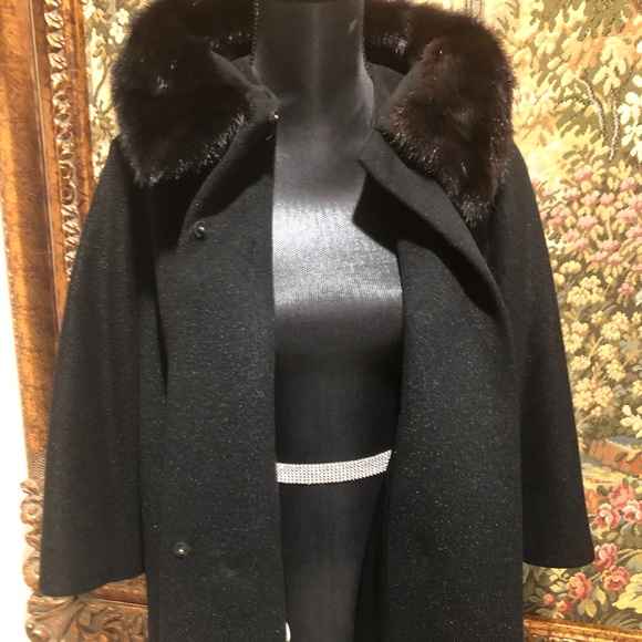 Vintage Wool & Fur Coat Beautiful Perfect - Picture 10 of 11